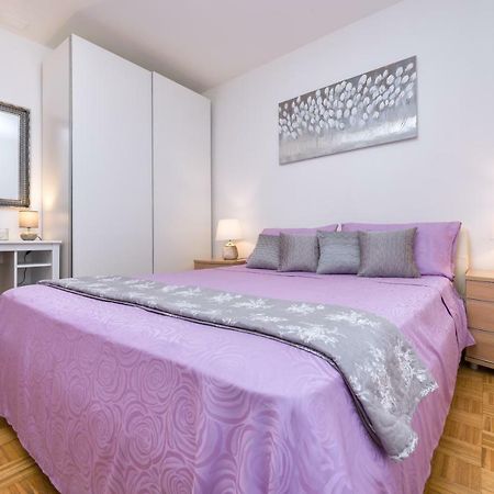 Apartment Kristina, Comfortable And Close To The Center Split Buitenkant foto