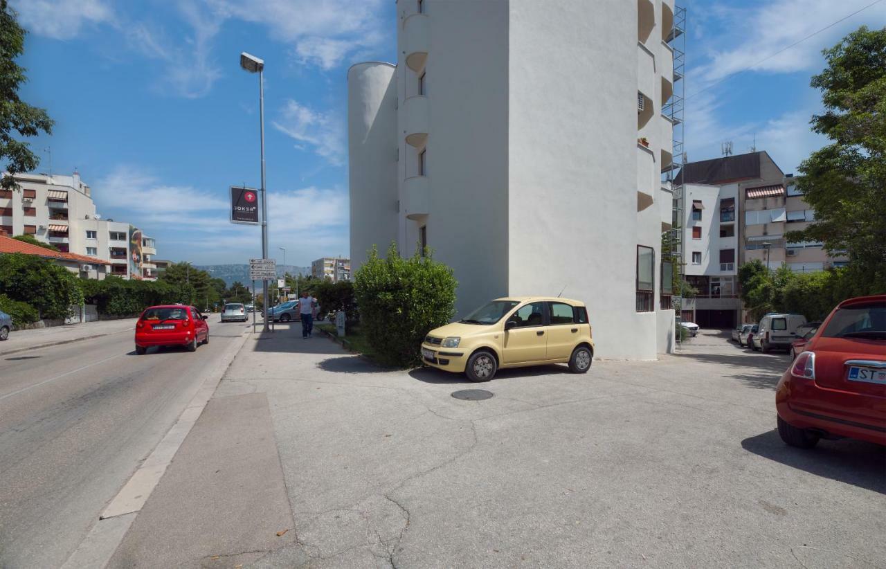 Apartment Kristina, Comfortable And Close To The Center Split Buitenkant foto
